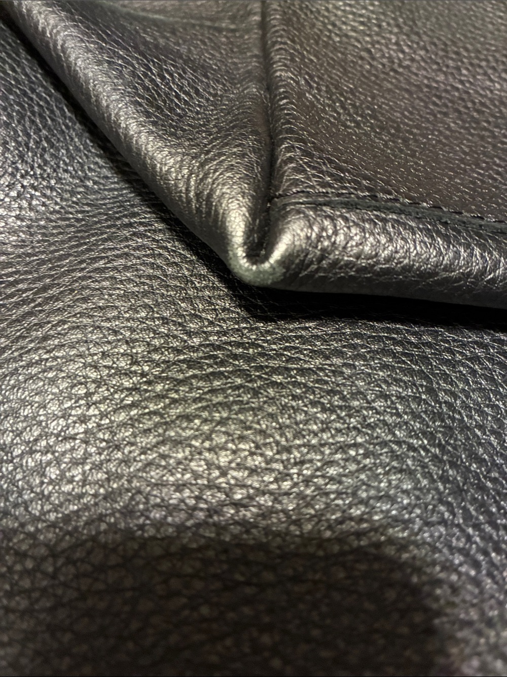 Cuyana Classic Black Leather Tote Bag with Removable Strap - Picture 7 of 7